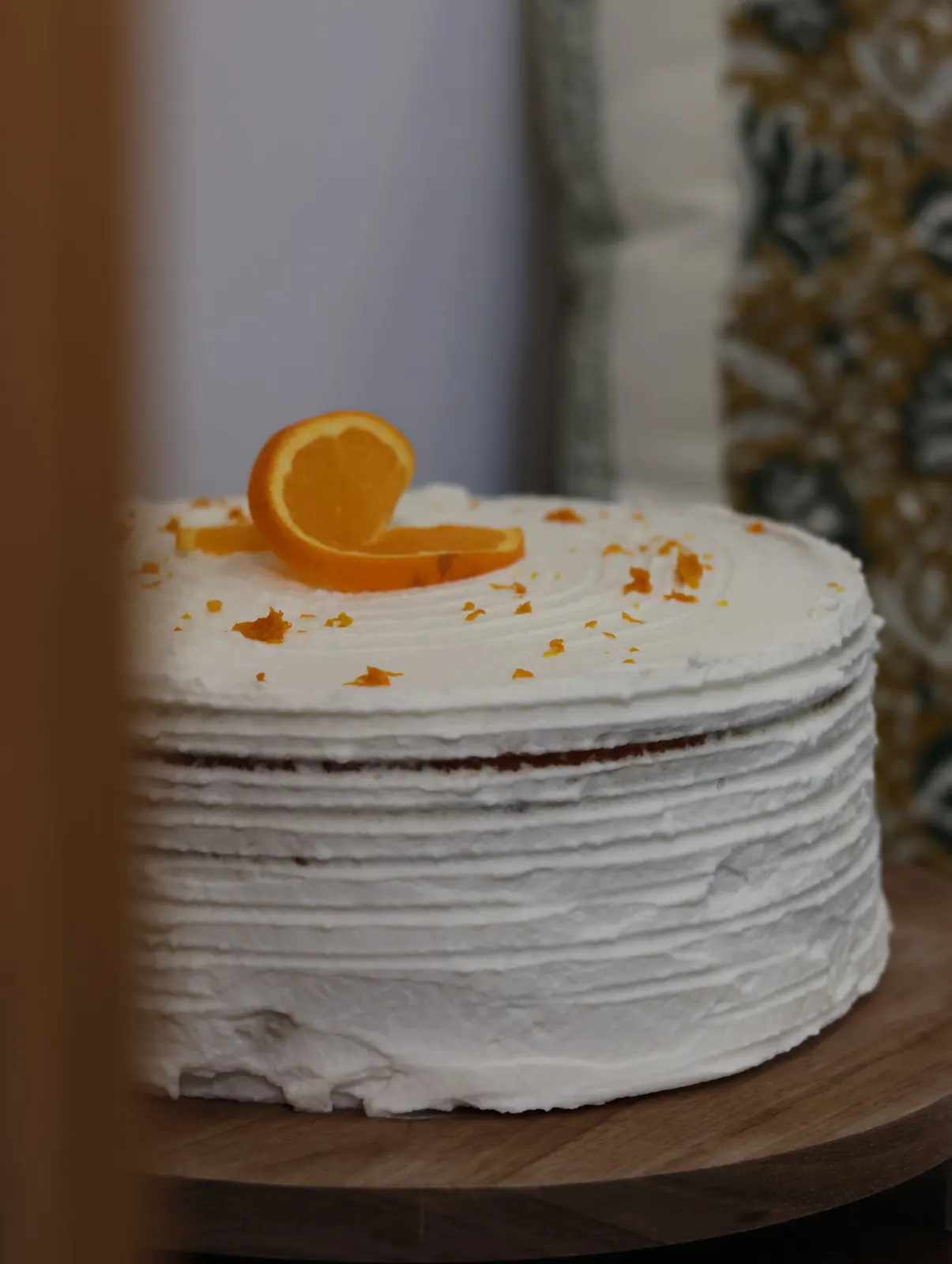 Bolo de laranja branco com camadas